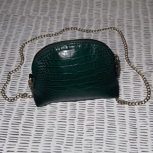 Elegant Green Crocodile-Embossed Shoulder Bag